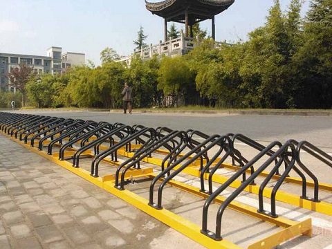 Double Sided Bike Racks with only one row of vertical lifting racks